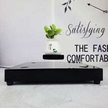 Lade das Bild in den Galerie-Viewer, Levitationsstand med moderne design og indbyggede LED-lys, der fremhæver objekters detaljer