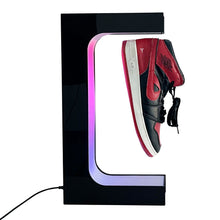 Lade das Bild in den Galerie-Viewer, svævende skodisplay