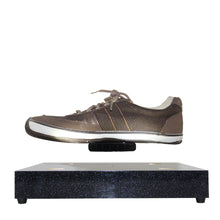 Lade das Bild in den Galerie-Viewer, Levitationsstand til præsentation af smykker, skulpturer, gadgets og kontorartikler op til 500 g