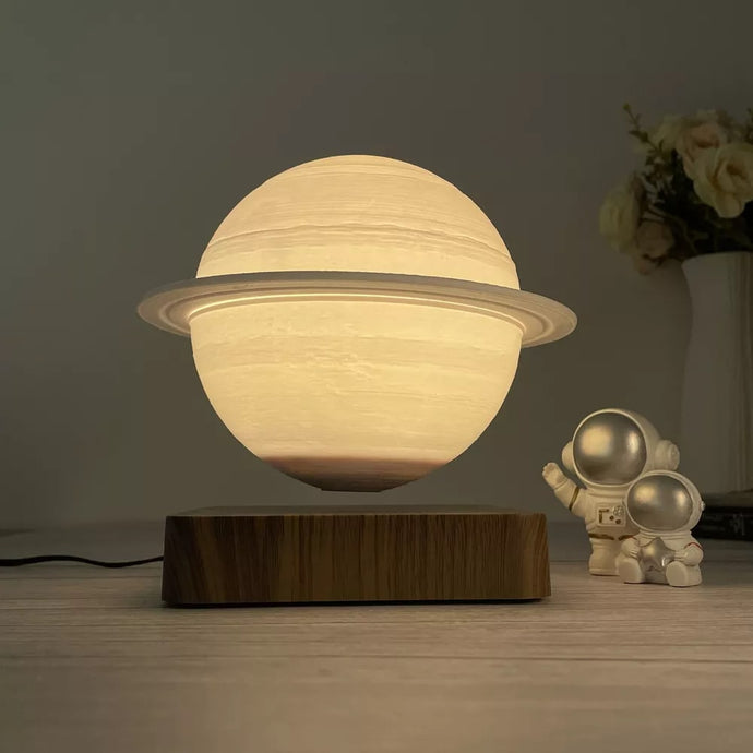 Schwebender Saturn: Eine innovative 3D-gedruckte Lampe für das moderne Zuhause